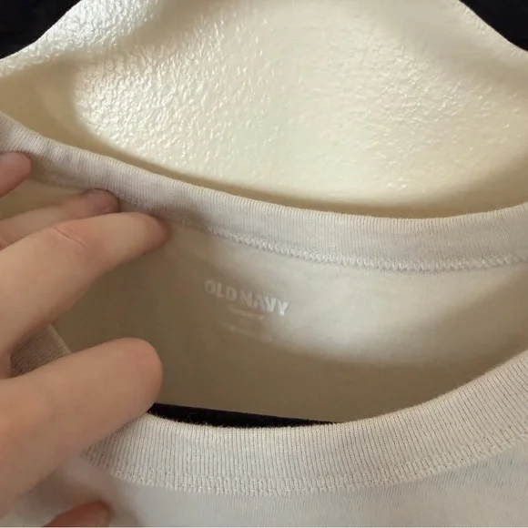 OLD NAVY Everywear Berry Good Times Graphic Tee - Picture 4 of 4